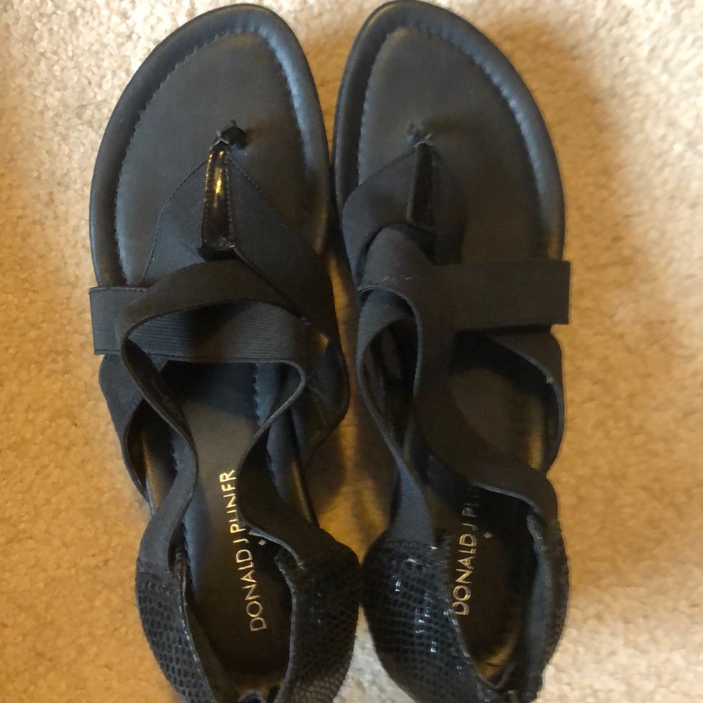 black wedged heel women’s sandals